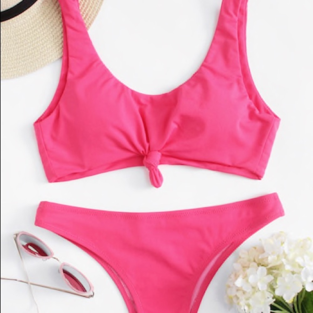Hot pink, new with tags, knot front bikini set